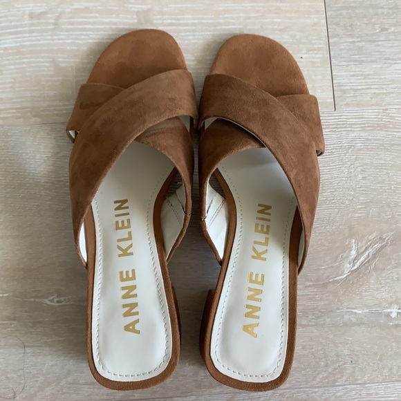 Anne Klein Aksansa Block Heel - Picture 6 of 6